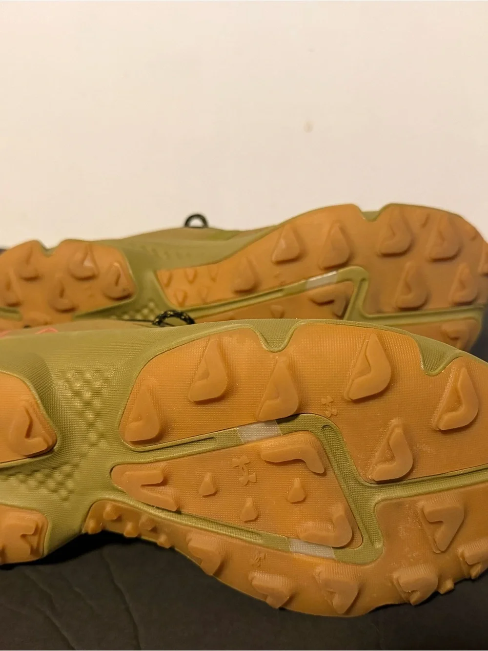 Under Armour Men's Expanse Low Waterproof Trail Shoes — Olive/Black